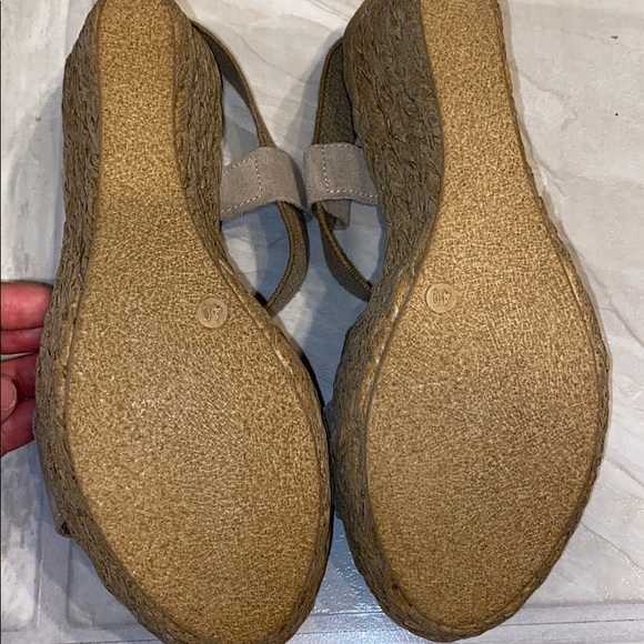 Like new Suede canvas faux rope wedge - Picture 8 of 9